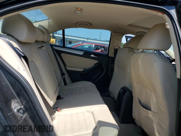 2011 Volkswagen Jetta SEL with VIN 3VWLX7AJ4BM038952, listed as a Copart auction lot 61902015 with 163,022 mi miles and Salvage title. Bid and sale history available at DreamBid. Image 10.