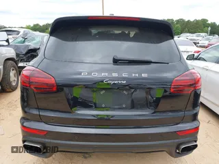 2017 Porsche Cayenne с VIN WP1AA2A20HKA89404, выставлен на аукционе IAAI как лот 42301060 с пробегом 166 083 миль миль и . История ставок и продаж доступна на DreamBid. Изображение 17.