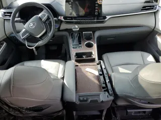 2021 Toyota Sienna XLE with VIN 5TDYRKEC1MS072223, listed as a Copart auction lot 45282985 with 81,311 mi miles and Salvage Title. Bid and sale history available at DreamBid. Image 8.