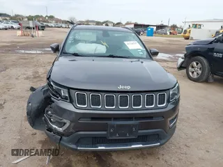 2019 Jeep Compass Limited with VIN 3C4NJCCBXKT676205, listed as a IAAI auction lot 41328757 with 83,446 mi miles. Bid and sale history available at carsss.com. Image 12.