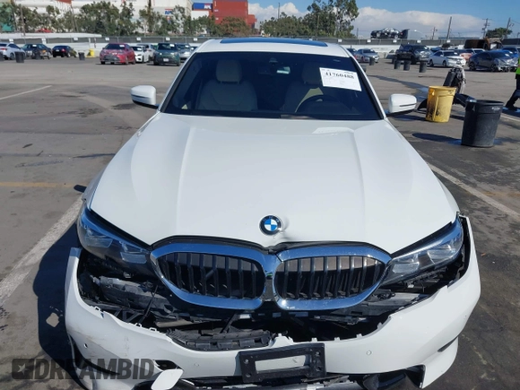 2020 BMW 3 Series 330i with VIN 3MW5R1J02L8B31552, listed as a IAAI auction lot 41760488 with 32,918 mi miles. Bid and sale history available at carsss.com. Image 12.