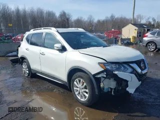2018 Nissan Rogue SV z VIN KNMAT2MV3JP602669, wystawiony jako IAAI lot #41649455 z przebiegiem 42 725 mil mil oraz . Historia ofert i sprzedaży dostępna na DreamBid. Obrazek 1.