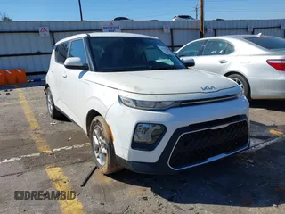 2022 Kia Soul LX with VIN KNDJ23AU7N7832757, listed as a IAAI auction lot 41772864 with 78,499 mi miles. Bid and sale history available at carsss.com. Image 1.