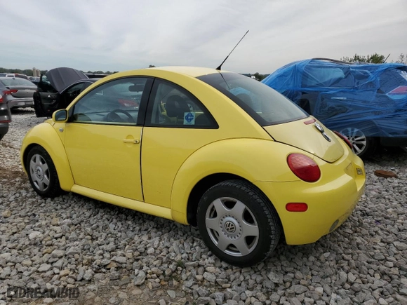 2001 Volkswagen New Beetle GLS with VIN 3VWCS21C41M411702, listed as a Copart auction lot 72966624 with NaN miles and Clean Title. Bid and sale history available at carsss.com. Image 2.