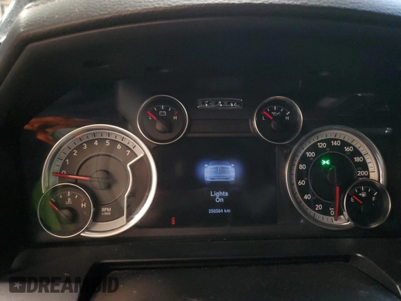 2013 Ram 1500 Sport z VIN 1C6RR7HT3DS539234, wystawiony jako Copart lot #46897225 z przebiegiem 250 584 mil mil oraz Czysty tytuł • Clean title. Historia ofert i sprzedaży dostępna na DreamBid. Obrazek 9.