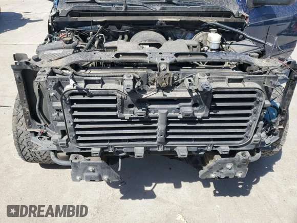 2018 Chevrolet Silverado 1500 LT with VIN 1GCRCREC8JZ229254, listed as a Copart auction lot 49842595 with 105,596 mi miles and Salvage Title. Bid and sale history available at DreamBid. Image 11.