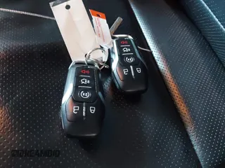 2017 Ford Explorer Sport z VIN 1FM5K8GT6HGA99307, wystawiony jako IAAI lot #41531536 z przebiegiem 128 911 mil mil oraz . Historia ofert i sprzedaży dostępna na DreamBid. Obrazek 11.