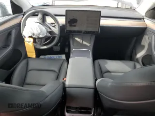 2024 Tesla Model Y Long Range z VIN 7SAYGDEE4RA251337, wystawiony jako Copart lot #59844555 z przebiegiem 16 011 mil mil oraz Szkoda całkowita • Salvage title. Historia ofert i sprzedaży dostępna na DreamBid. Obrazek 8.