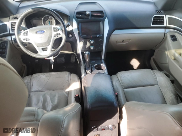 2011 Ford Explorer XLT with VIN 1FMHK8D8XBGA76004, listed as a Copart auction lot 48855645 with 135,683 mi miles. Bid and sale history available at carsss.com. Image 8.