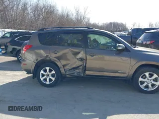 2012 Toyota RAV4 Limited z VIN 2T3DK4DV2CW090082, wystawiony jako IAAI lot #41776157 z przebiegiem 166 327 mil mil oraz . Historia ofert i sprzedaży dostępna na DreamBid. Obrazek 6.