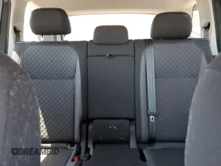2018 Volkswagen Tiguan S z VIN 3VV1B7AXXJM109293, wystawiony jako Copart lot #55802845 z przebiegiem 49 821 mil mil oraz Szkoda całkowita • Salvage title. Historia ofert i sprzedaży dostępna na DreamBid. Obrazek 10.