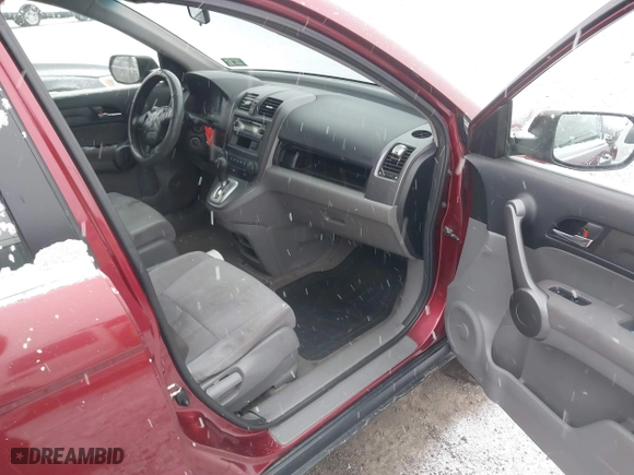 2008 Honda CR-V LX with VIN JHLRE48378C061812, listed as a IAAI auction lot 41267848 with 211,164 mi miles. Bid and sale history available at carsss.com. Image 5.
