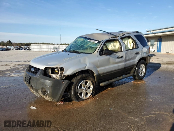 2005 Ford Escape XLT with VIN 1FMCU03125KC94028, listed as a Copart auction lot 88942585 with 210,146 mi miles and Non Repairable. Bid and sale history available at DreamBid. Image 1.
