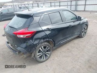 2019 Nissan Kicks SR with VIN 3N1CP5CU1KL556105, listed as a IAAI auction lot 41829091 with 120,639 mi miles. Bid and sale history available at carsss.com. Image 4.