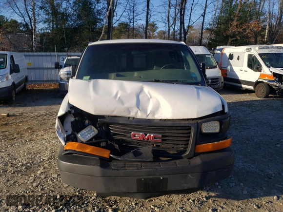 2012 GMC Savana z VIN 1GTW7FBA8C1179658, wystawiony jako Copart lot #79850044 z przebiegiem 303 239 mil mil oraz Czysty tytuł • Clean title. Historia ofert i sprzedaży dostępna na DreamBid. Obrazek 5.