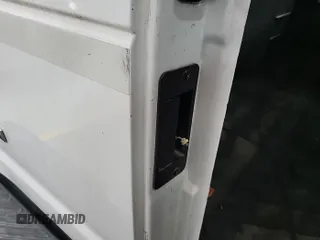 2009 Ford Econoline Cargo z VIN 1FTNE24L19DA84214, wystawiony jako IAAI lot #42408926 z przebiegiem 144 494 mil mil oraz . Historia ofert i sprzedaży dostępna na DreamBid. Obrazek 1.