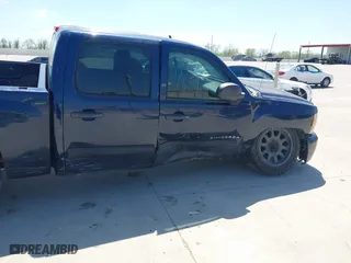 2010 Chevrolet Silverado 1500 LT with VIN 3GCRCSE01AG257037, listed as a IAAI auction lot 41885948 with 148,298 mi miles. Bid and sale history available at carsss.com. Image 6.