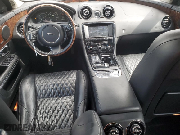 2016 Jaguar XJ Portfolio with VIN SAJWJ2GD5G8V96800, listed as a Copart auction lot 54408145 with 55,835 mi miles and Clean Title. Bid and sale history available at DreamBid. Image 8.