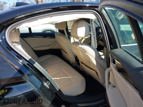 2019 BMW 5 Series 530i z VIN WBAJA5C56KWW03537, wystawiony jako IAAI lot #41430626 z przebiegiem 98 240 mil mil oraz . Historia ofert i sprzedaży dostępna na DreamBid. Obrazek 8.