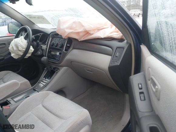 2002 Toyota Highlander with VIN JTEGF21A520058345, listed as a IAAI auction lot 41567610 with 117,736 mi miles. Bid and sale history available at carsss.com. Image 5.