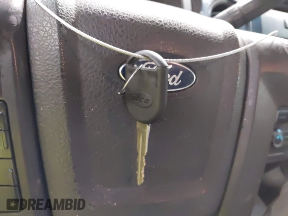 2014 Ford F-150 XL with VIN 1FTEX1EM9EKG35815, listed as a IAAI auction lot 42193682 with 267,087 mi miles and . Bid and sale history available at DreamBid. Image 11.