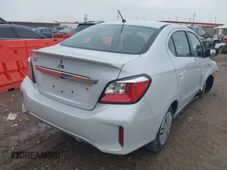 2024 Mitsubishi Mirage ES z VIN ML32FUFJ2RHF13785, wystawiony jako IAAI lot #42172271 z przebiegiem 5 352 mil mil oraz . Historia ofert i sprzedaży dostępna na DreamBid. Obrazek 4.