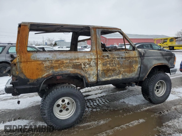 1987 Ford Bronco с VIN 1FMCU14T3HUC77415, выставлен на аукционе Copart как лот 47737825 с пробегом Не указан миль и На запчасти • Non repairable. История ставок и продаж доступна на DreamBid. Изображение 3.