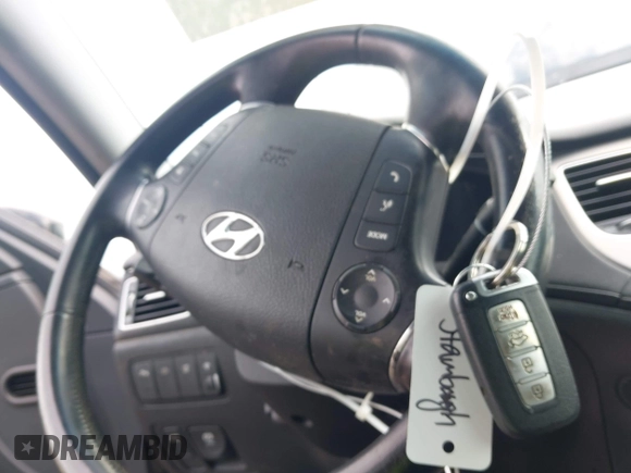 2013 Hyundai Genesis 3.8L z VIN KMHGC4DD9DU253791, wystawiony jako IAAI lot #42174577 z przebiegiem 162 259 mil mil oraz . Historia ofert i sprzedaży dostępna na DreamBid. Obrazek 11.