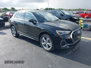 2021 Audi Q3 S line Premium z VIN WA1DECF33M1038760, wystawiony jako IAAI lot #42347743 z przebiegiem 26 675 mil mil oraz . Historia ofert i sprzedaży dostępna na DreamBid. Obrazek 1.
