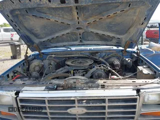 1985 Ford F-250 z VIN 1FTHX25L8FKA37064, wystawiony jako IAAI lot #42373947 z przebiegiem 12 428 mil mil oraz . Historia ofert i sprzedaży dostępna na DreamBid. Obrazek 10.