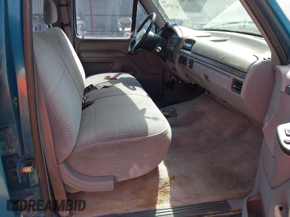 1994 Ford F-350 with VIN 1FTJW35K2REA09247, listed as a IAAI auction lot 42700543 with 157,000 mi miles and . Bid and sale history available at DreamBid. Image 5.