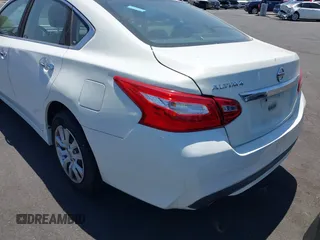 2017 Nissan Altima SR with VIN 1N4AL3AP0HN330976, listed as a IAAI auction lot 42378743 with 36,959 mi miles and . Bid and sale history available at DreamBid. Image 3.