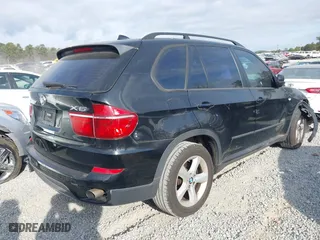 2011 BMW X5 35i with VIN 5UXZV4C58BL406373, listed as a IAAI auction lot 41715817 with 101,900 mi miles. Bid and sale history available at carsss.com. Image 4.