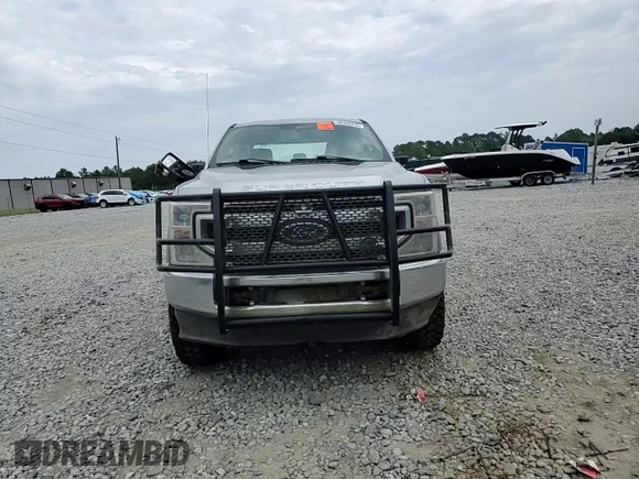 2020 Ford F-250 XL z VIN 1FT7W2B6XLEE81814, wystawiony jako Copart lot #56356235 z przebiegiem 106 361 mil mil oraz Szkoda całkowita • Salvage title. Historia ofert i sprzedaży dostępna na DreamBid. Obrazek 13.