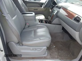 2008 Chevrolet Suburban LTZ with VIN 1GNFK16338R155782, listed as a IAAI auction lot 42801547 with 228,491 mi miles and . Bid and sale history available at DreamBid. Image 5.