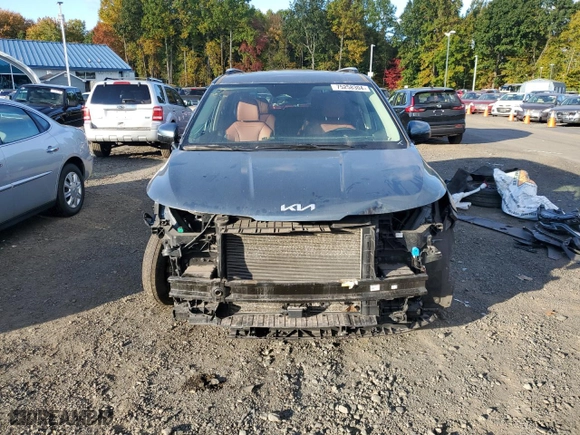 2023 Kia Carnival SX Prestige with VIN KNDNE5H33P6235146, listed as a Copart auction lot 75258304 with 60,086 mi miles and Salvage Title. Bid and sale history available at carsss.com. Image 5.
