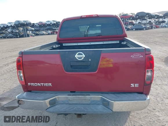 2007 Nissan Frontier SE z VIN 1N6AD07UX7C418640, wystawiony jako IAAI lot #42074654 z przebiegiem 302 031 mil mil oraz . Historia ofert i sprzedaży dostępna na DreamBid. Obrazek 16.