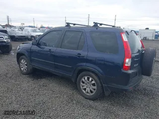 2006 Honda CR-V EX with VIN JHLRD68816C017988, listed as a IAAI auction lot 41842031 with 204,947 mi miles. Bid and sale history available at carsss.com. Image 3.