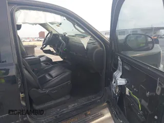 2013 Chevrolet Silverado 1500 LT with VIN 3GCPCSE00DG141940, listed as a IAAI auction lot 41882612 with Not Provided miles. Bid and sale history available at carsss.com. Image 5.