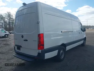 2023 Mercedes-Benz Sprinter Cargo Cargo with VIN W1Y40CHY2PT157028, listed as a IAAI auction lot 41709598 with 15,709 mi miles and . Bid and sale history available at carsss.com. Image 4.