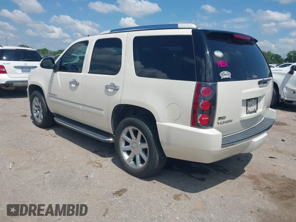2009 GMC Yukon Denali z VIN 1GKFK03239R171047, wystawiony jako IAAI lot #42249148 z przebiegiem 148 244 mil mil oraz . Historia ofert i sprzedaży dostępna na DreamBid. Obrazek 3.