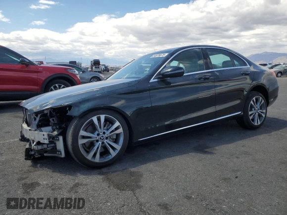 2019 Mercedes-Benz C 300 z VIN 55SWF8DBXKU289278, wystawiony jako Copart lot #54876675 z przebiegiem 37 105 mil mil oraz Szkody całkowita. Historia ofert i sprzedaży dostępna na DreamBid. Obrazek 1.