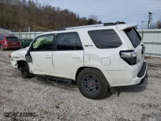 2017 Toyota 4Runner SR5 with VIN JTEBU5JR2H5475036, listed as a Copart auction lot 40812653 with 105,379 mi miles. Bid and sale history available at carsss.com. Image 2.