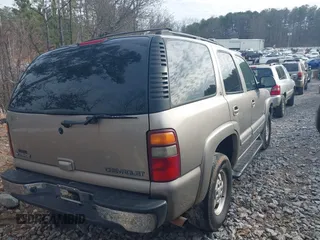 2002 Chevrolet Tahoe LS z VIN 1GNEC13Z22R197594, wystawiony jako IAAI lot #41475477 z przebiegiem 384 968 mil mil oraz . Historia ofert i sprzedaży dostępna na DreamBid. Obrazek 4.