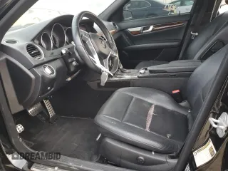 2013 Mercedes-Benz C 300 Sport с VIN WDDGF8AB7DR272984, выставлен на аукционе Copart как лот 47308325 с пробегом 94 740 миль миль и Списание • Salvage title. История ставок и продаж доступна на DreamBid. Изображение 7.