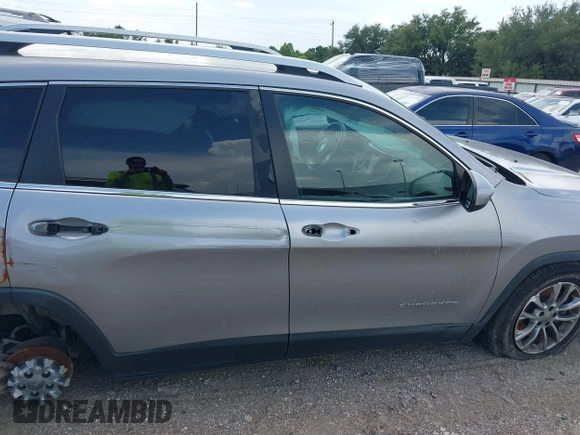 2019 Jeep Cherokee Altitude with VIN 1C4PJLLB5KD151339, listed as a IAAI auction lot 42755601 with 92,878 mi miles and . Bid and sale history available at DreamBid. Image 17.
