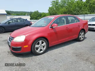 2008 Volkswagen Jetta SE z VIN 3VWRM71KX8M056117, wystawiony jako Copart lot #59461455 z przebiegiem 103 928 mil mil oraz Szkoda całkowita • Salvage title. Historia ofert i sprzedaży dostępna na DreamBid. Obrazek 1.