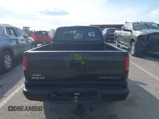 2001 Chevrolet S-10 LS with VIN 1GCCS19W818150784, listed as a IAAI auction lot 41864042 with 103,561 mi miles and . Bid and sale history available at DreamBid. Image 16.