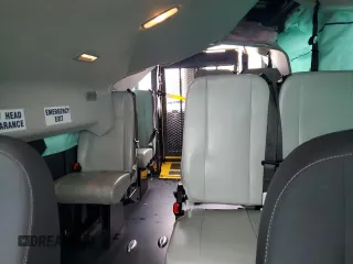 2020 Ford Transit Passenger XL z VIN 1FDZK1C83LKB11705, wystawiony jako Copart lot #59917275 z przebiegiem 128 307 mil mil oraz Szkoda całkowita • Salvage title. Historia ofert i sprzedaży dostępna na DreamBid. Obrazek 10.