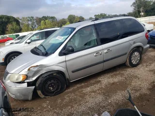 2006 Chrysler Town & Country SWB with VIN 1A4GP45R96B608230, listed as a Copart auction lot 79181674 with 204,573 mi miles and Salvage Title. Bid and sale history available at carsss.com. Image 1.